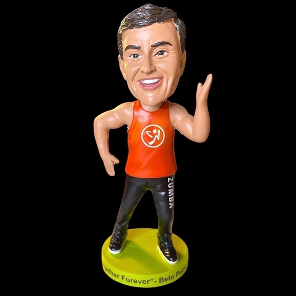 Zumba Fitness Beto Pérez Bobble Head 2019 Convention Exclusive - Picture 4 of 13